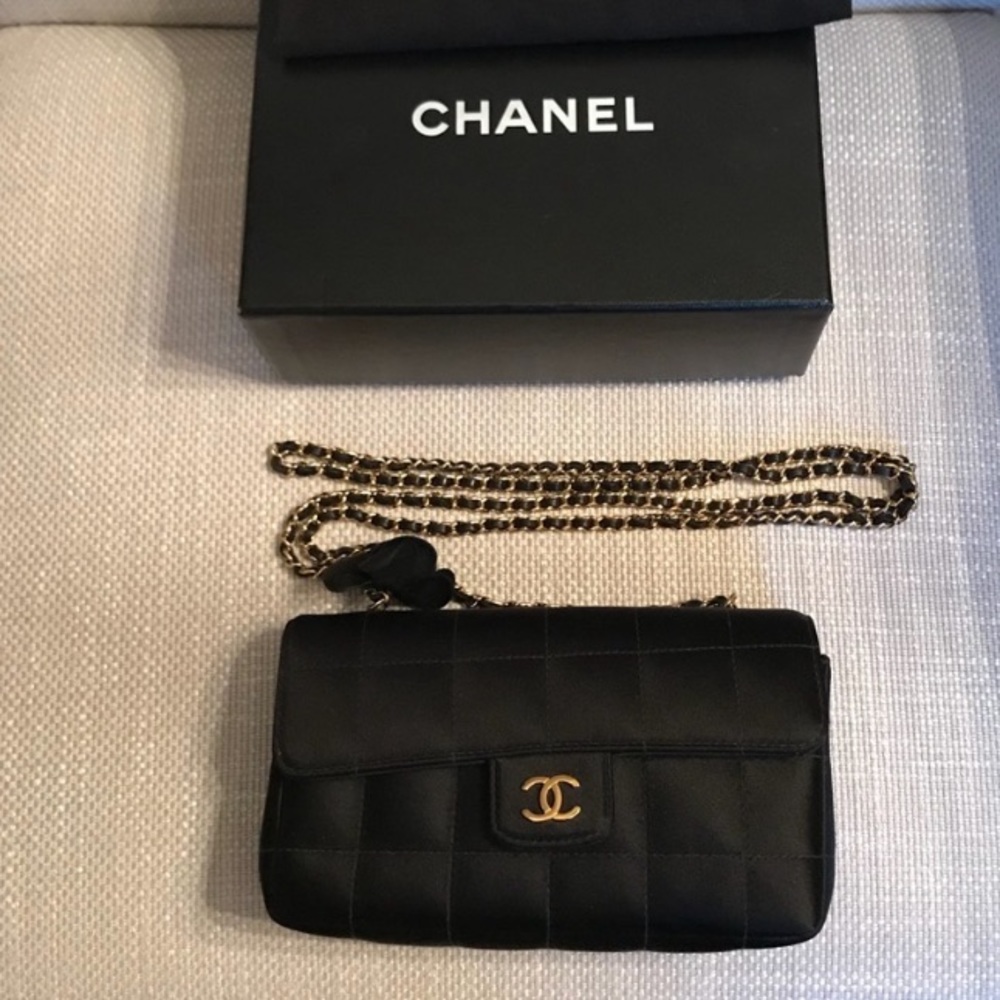 NEW Chanel Coco Bar Camelia Bag - Picture 2 of 10
